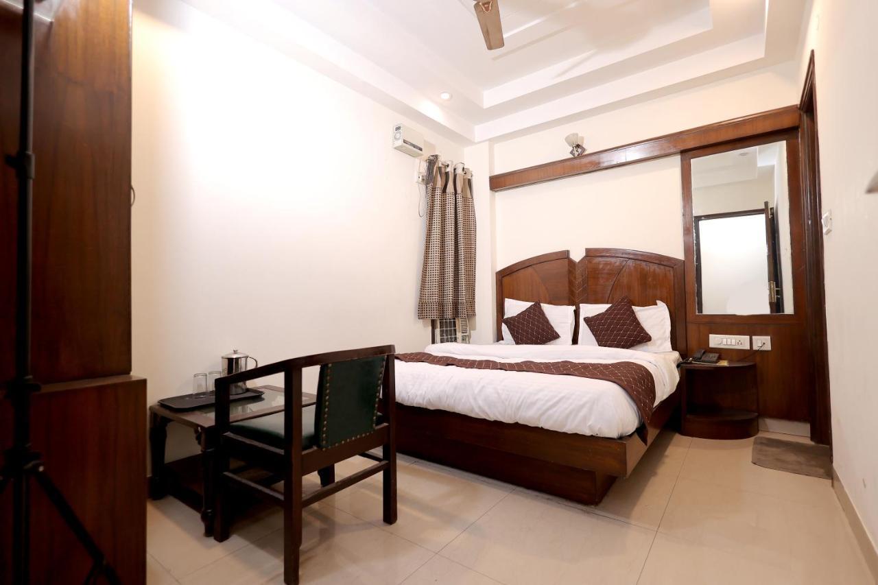 Hotel Gaylord International - New Delhi Exterior photo