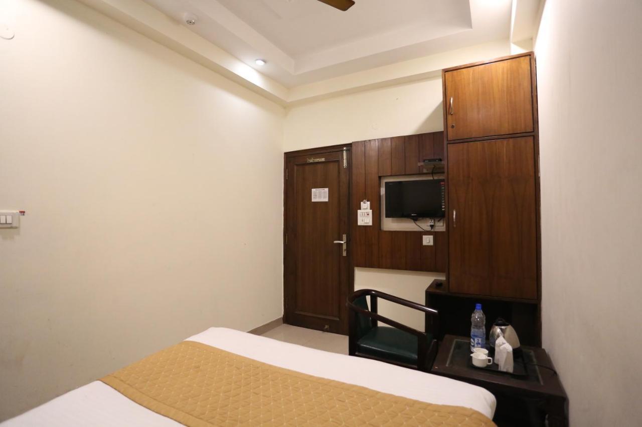 Hotel Gaylord International - New Delhi Exterior photo