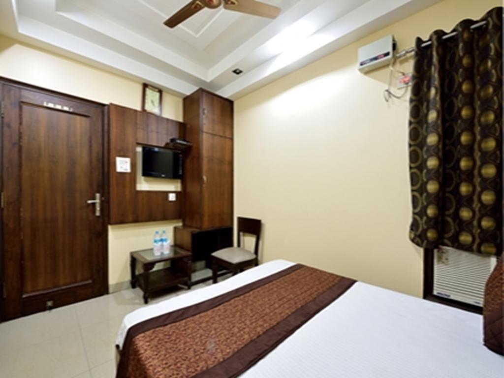 Hotel Gaylord International - New Delhi Exterior photo